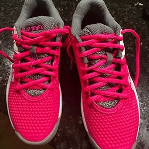 Brand New - Never Worn Yonex Pink and Gray Sneakers